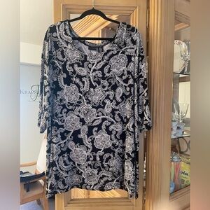 WILLI SMITH 2X BLACK & WHITE PAISLEY TUNIC, EXCELLENT CONDITION